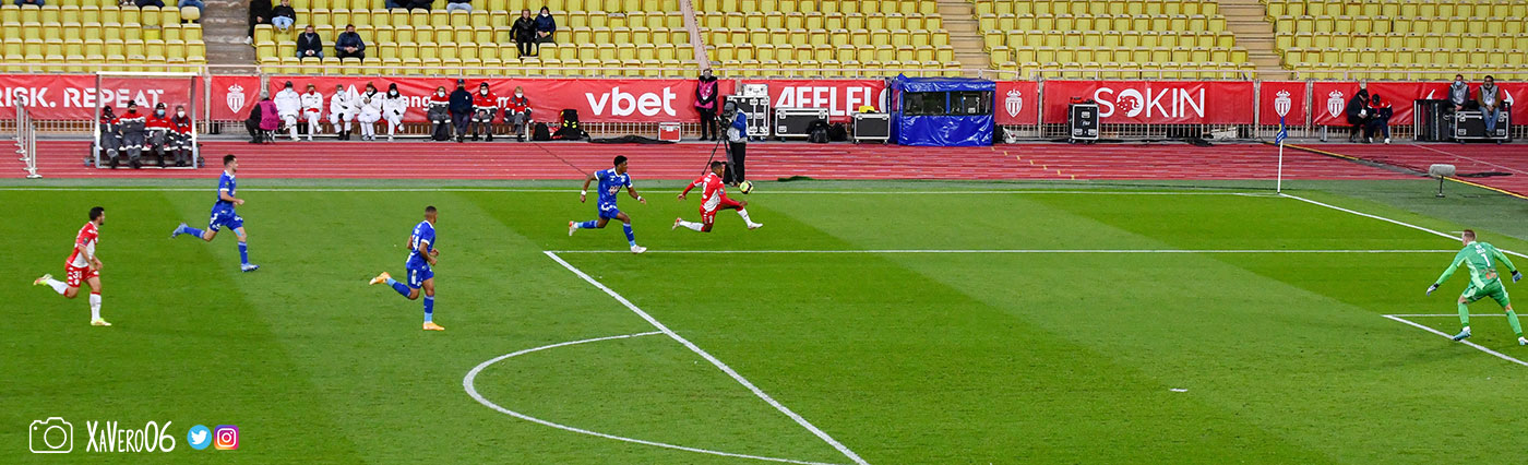 Boadu prend l'avantage et part au but...