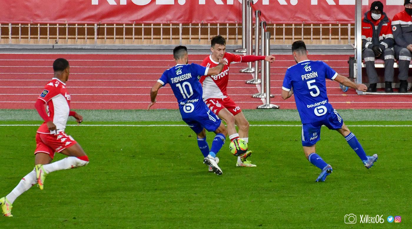 Golovin décale Jakobs...