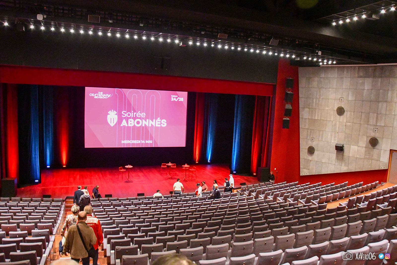 Entrée dans l'auditorium