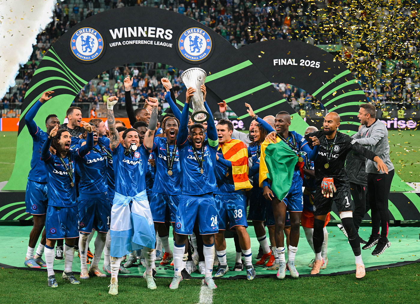 Chelsea de Benôit Badiashile vainqueur de la Ligue Conférence